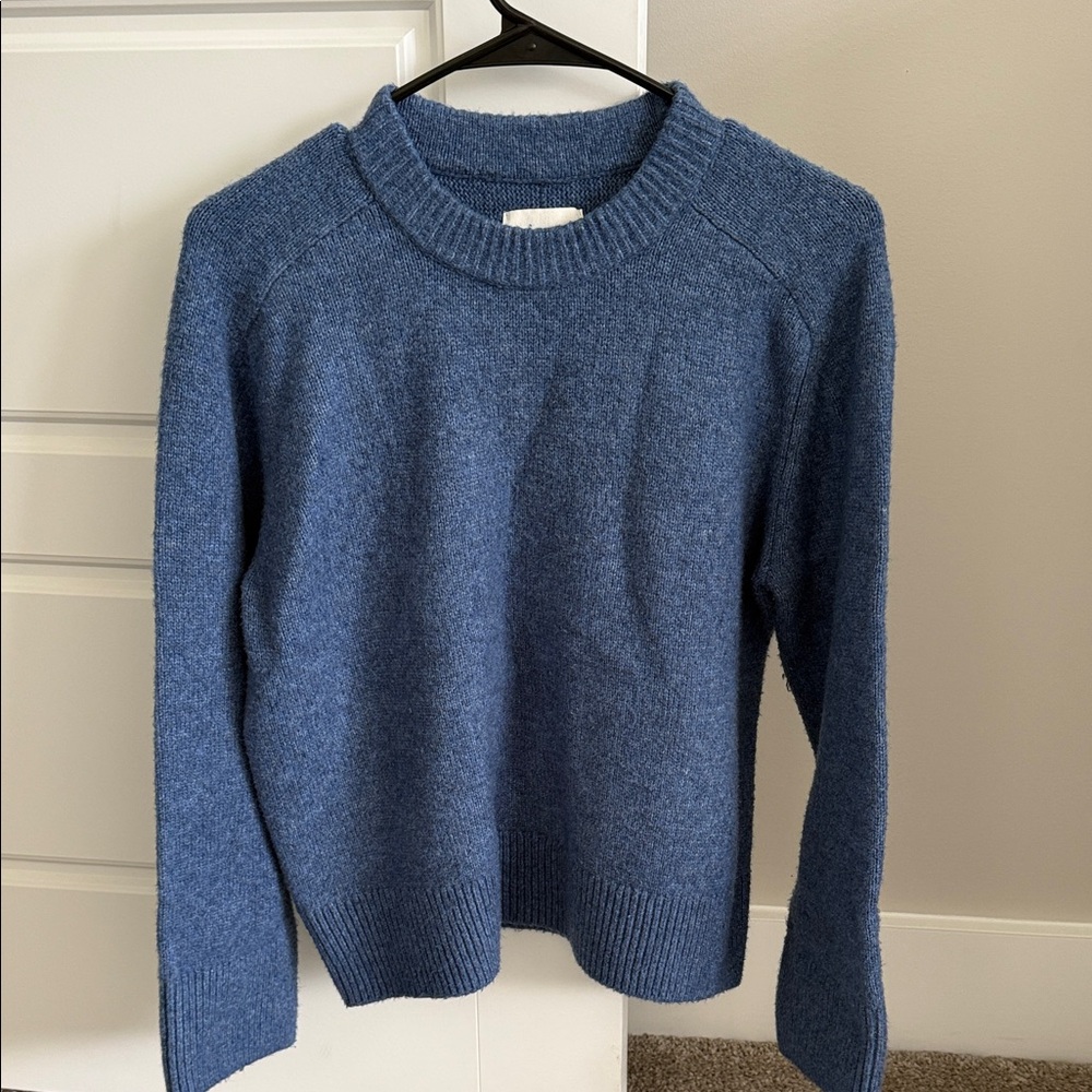 Abercrombie & Fitch Blue Sweater